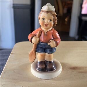 Goebel Hummel collector Club in box “First Mate” #2148/B Figurine